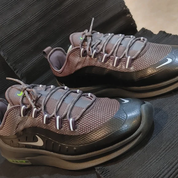 Nike ACG Gray and Black Athletic Shoes - Picture 2 of 13